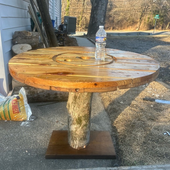 Rustic table - Picture 4 of 7